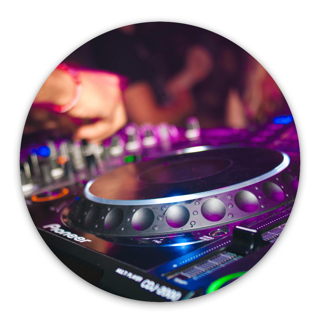 DJ Pult mit DJ - Postupa
